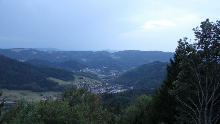 Dieses Bild zeigt eine Webcam-Aufnahme vom Achertal, aufgenommen am Donnerstag, den 27.08.2026 um 20:30 Uhr. Die Temperatur betrug 25.9°C.