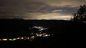Dieses Bild zeigt eine Webcam-Aufnahme vom Achertal, aufgenommen am Freitag, den 15.05.2026 um 03:00 Uhr. Die Temperatur betrug 3.5°C.
