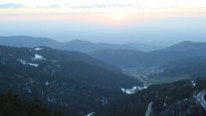 Dieses Bild zeigt eine Webcam-Aufnahme vom Achertal, aufgenommen am Donnerstag, den 02.04.2026 um 19:50 Uhr. Die Temperatur betrug 5.6°C.