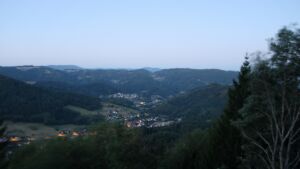 Dieses Bild zeigt eine Webcam-Aufnahme vom Achertal, aufgenommen am Donnerstag, den 13.08.2026 um 05:40 Uhr. Die Temperatur betrug 22.4°C.