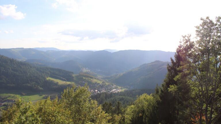 Dieses Bild zeigt eine Webcam-Aufnahme vom Achertal, aufgenommen am Freitag, den 02.10.2026 um 17:00 Uhr. Die Temperatur betrug 20°C.