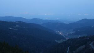 Dieses Bild zeigt eine Webcam-Aufnahme vom Achertal, aufgenommen am Montag, den 23.03.2026 um 05:50 Uhr. Die Temperatur betrug 5.1°C.