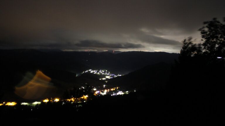 Dieses Bild zeigt eine Webcam-Aufnahme vom Achertal, aufgenommen am Samstag, den 22.08.2026 um 02:00 Uhr. Die Temperatur betrug 11.3°C.