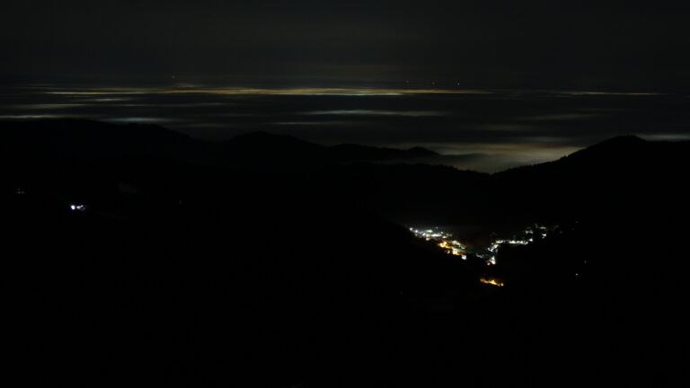 Dieses Bild zeigt eine Webcam-Aufnahme vom Achertal, aufgenommen am Mittwoch, den 21.01.2026 um 03:20 Uhr. Die Temperatur betrug 6.1°C.