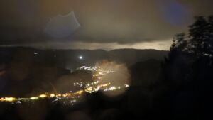 Dieses Bild zeigt eine Webcam-Aufnahme vom Achertal, aufgenommen am Mittwoch, den 07.10.2026 um 23:00 Uhr. Die Temperatur betrug 12.9°C.