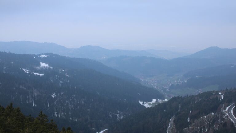 Dieses Bild zeigt eine Webcam-Aufnahme vom Achertal, aufgenommen am Freitag, den 03.04.2026 um 09:20 Uhr. Die Temperatur betrug 3.1°C.