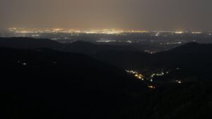Dieses Bild zeigt eine Webcam-Aufnahme vom Achertal, aufgenommen am Samstag, den 14.06.2025 um 02:40 Uhr. Die Temperatur betrug 22.6°C.
