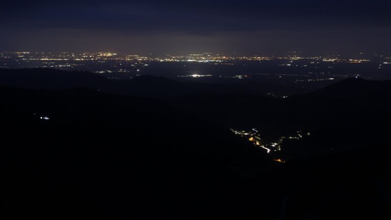 Dieses Bild zeigt eine Webcam-Aufnahme vom Achertal, aufgenommen am Dienstag, den 28.10.2025 um 06:20 Uhr. Die Temperatur betrug 3.3°C.