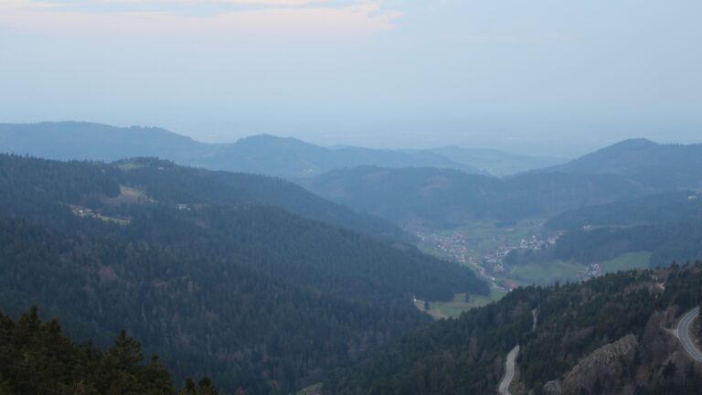 Dieses Bild zeigt eine Webcam-Aufnahme vom Achertal, aufgenommen am Samstag, den 21.03.2026 um 06:50 Uhr. Die Temperatur betrug 4.1°C.