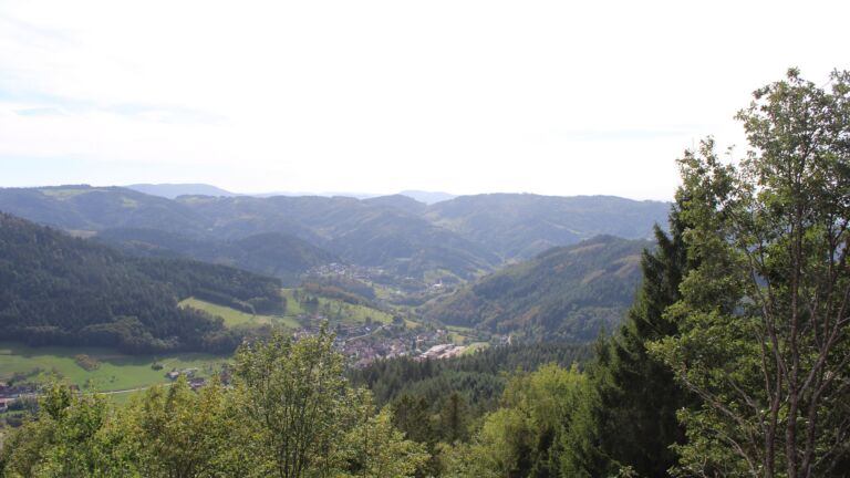 Dieses Bild zeigt eine Webcam-Aufnahme vom Achertal, aufgenommen am Samstag, den 19.09.2026 um 15:30 Uhr. Die Temperatur betrug 21.8°C.