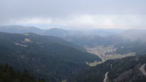 Dieses Bild zeigt eine Webcam-Aufnahme vom Achertal, aufgenommen am Sonntag, den 01.03.2026 um 08:40 Uhr. Die Temperatur betrug 3.3°C.