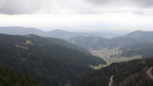 Dieses Bild zeigt eine Webcam-Aufnahme vom Achertal, aufgenommen am Dienstag, den 17.03.2026 um 14:50 Uhr. Die Temperatur betrug 5.9°C.