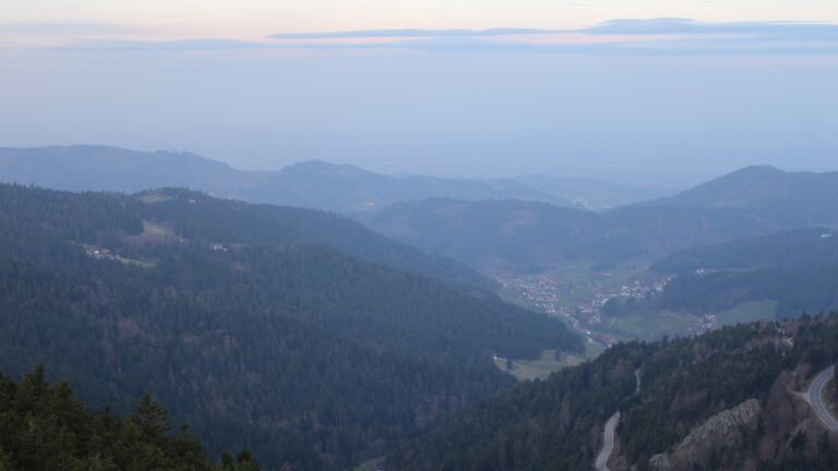 Dieses Bild zeigt eine Webcam-Aufnahme vom Achertal, aufgenommen am Mittwoch, den 25.03.2026 um 06:40 Uhr. Die Temperatur betrug 4.3°C.