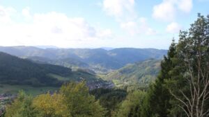 Dieses Bild zeigt eine Webcam-Aufnahme vom Achertal, aufgenommen am Donnerstag, den 22.10.2026 um 11:50 Uhr. Die Temperatur betrug 9.4°C.