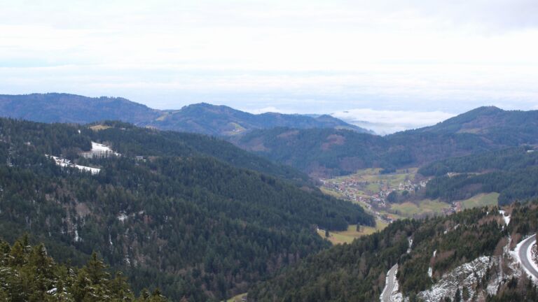 Dieses Bild zeigt eine Webcam-Aufnahme vom Achertal, aufgenommen am Donnerstag, den 19.02.2026 um 12:20 Uhr. Die Temperatur betrug 3.2°C.