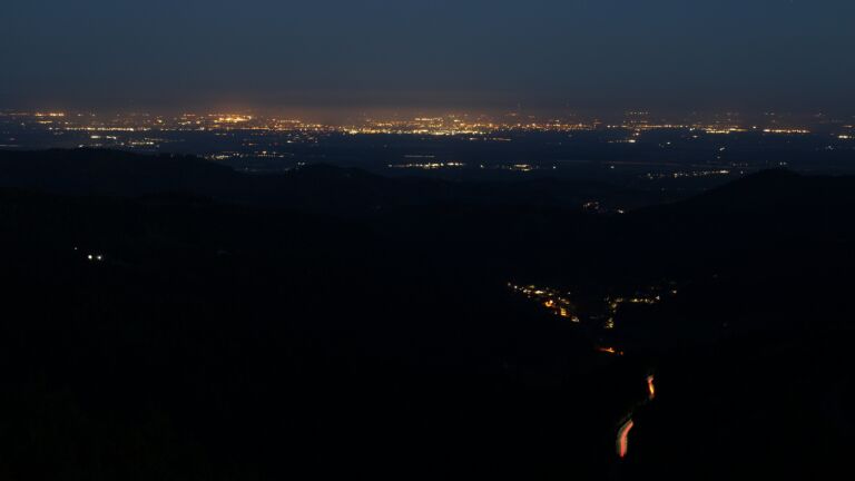 Dieses Bild zeigt eine Webcam-Aufnahme vom Achertal, aufgenommen am Samstag, den 25.04.2026 um 05:20 Uhr. Die Temperatur betrug 9.7°C.