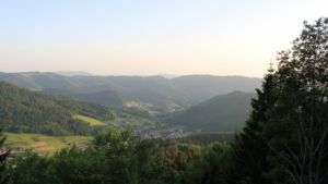 Dieses Bild zeigt eine Webcam-Aufnahme vom Achertal, aufgenommen am Montag, den 25.05.2026 um 20:20 Uhr. Die Temperatur betrug 25.4°C.