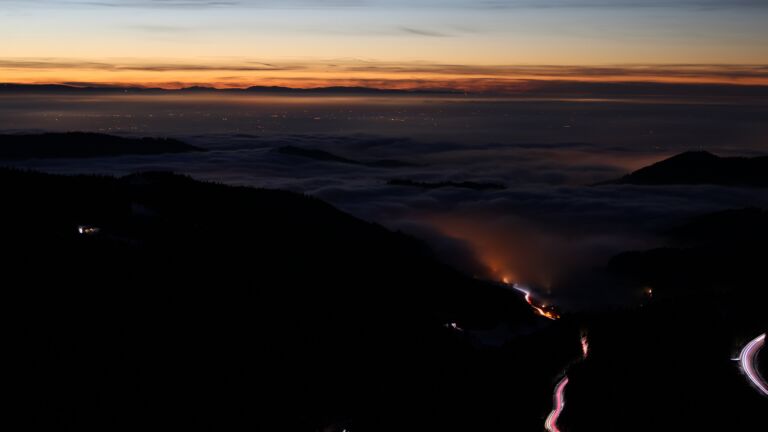 Dieses Bild zeigt eine Webcam-Aufnahme vom Achertal, aufgenommen am Samstag, den 22.11.2025 um 17:50 Uhr. Die Temperatur betrug -4.2°C.