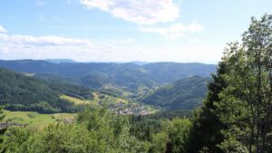 Dieses Bild zeigt eine Webcam-Aufnahme vom Achertal, aufgenommen am Samstag, den 13.06.2026 um 17:30 Uhr. Die Temperatur betrug 25.6°C.