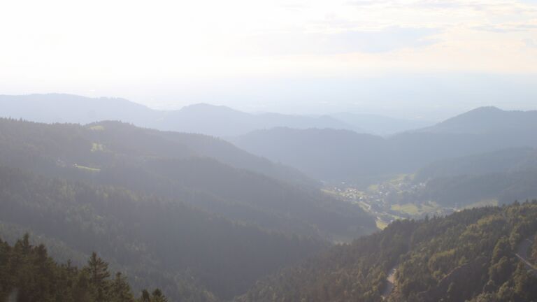 Dieses Bild zeigt eine Webcam-Aufnahme vom Achertal, aufgenommen am Mittwoch, den 10.09.2025 um 18:30 Uhr. Die Temperatur betrug 15°C.