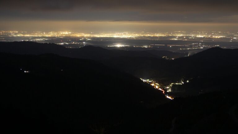 Dieses Bild zeigt eine Webcam-Aufnahme vom Achertal, aufgenommen am Mittwoch, den 15.10.2025 um 06:30 Uhr. Die Temperatur betrug 5.1°C.