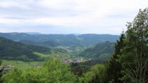 Dieses Bild zeigt eine Webcam-Aufnahme vom Achertal, aufgenommen am Mittwoch, den 13.05.2026 um 10:20 Uhr. Die Temperatur betrug 5.8°C.