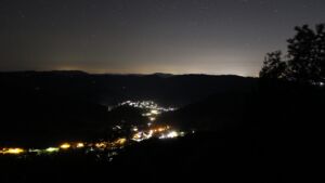 Dieses Bild zeigt eine Webcam-Aufnahme vom Achertal, aufgenommen am Mittwoch, den 07.10.2026 um 03:30 Uhr. Die Temperatur betrug 16.4°C.