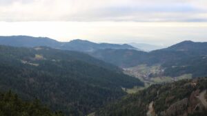 Dieses Bild zeigt eine Webcam-Aufnahme vom Achertal, aufgenommen am Donnerstag, den 04.12.2025 um 14:40 Uhr. Die Temperatur betrug 3.5°C.