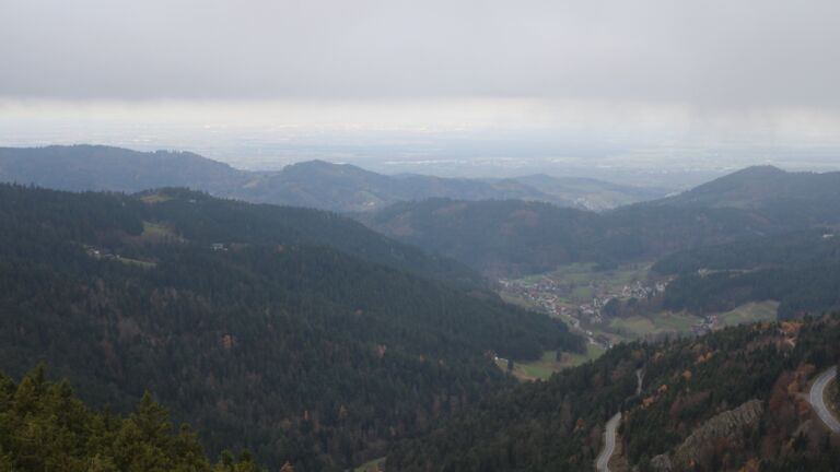 Dieses Bild zeigt eine Webcam-Aufnahme vom Achertal, aufgenommen am Dienstag, den 11.11.2025 um 08:10 Uhr. Die Temperatur betrug 5.2°C.