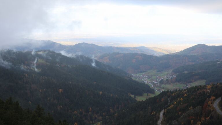 Dieses Bild zeigt eine Webcam-Aufnahme vom Achertal, aufgenommen am Montag, den 03.11.2025 um 08:50 Uhr. Die Temperatur betrug 2.9°C.