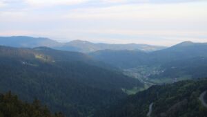 Dieses Bild zeigt eine Webcam-Aufnahme vom Achertal, aufgenommen am Freitag, den 08.05.2026 um 06:50 Uhr. Die Temperatur betrug 5.8°C.