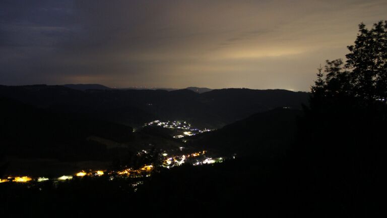 Dieses Bild zeigt eine Webcam-Aufnahme vom Achertal, aufgenommen am Montag, den 29.06.2026 um 03:40 Uhr. Die Temperatur betrug 23.4°C.