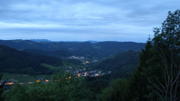Dieses Bild zeigt eine Webcam-Aufnahme vom Achertal, aufgenommen am Montag, den 18.05.2026 um 05:10 Uhr. Die Temperatur betrug 10.4°C.