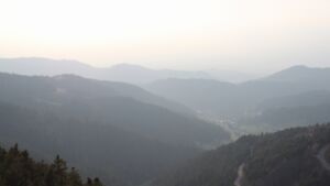 Dieses Bild zeigt eine Webcam-Aufnahme vom Achertal, aufgenommen am Dienstag, den 24.03.2026 um 18:00 Uhr. Die Temperatur betrug 8.8°C.