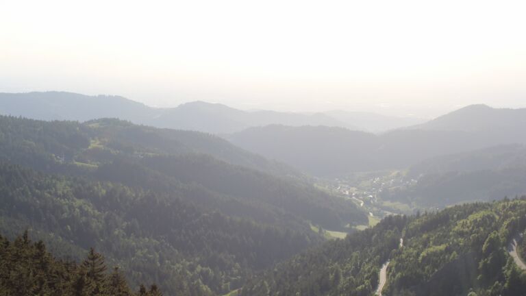 Dieses Bild zeigt eine Webcam-Aufnahme vom Achertal, aufgenommen am Donnerstag, den 15.05.2025 um 19:20 Uhr. Die Temperatur betrug 10.3°C.