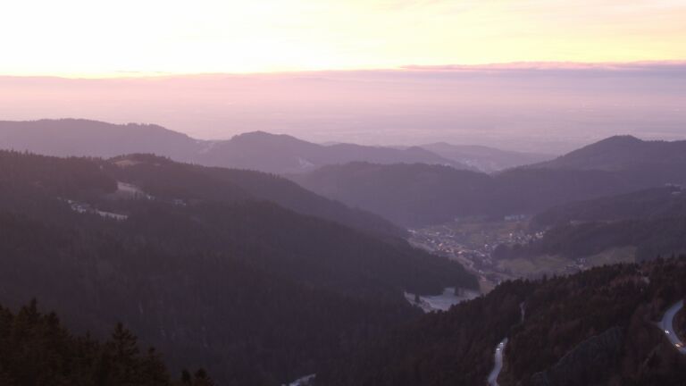 Dieses Bild zeigt eine Webcam-Aufnahme vom Achertal, aufgenommen am Donnerstag, den 01.01.2026 um 17:00 Uhr. Die Temperatur betrug -5.8°C.