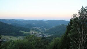 Dieses Bild zeigt eine Webcam-Aufnahme vom Achertal, aufgenommen am Mittwoch, den 29.07.2026 um 06:10 Uhr. Die Temperatur betrug 23.8°C.
