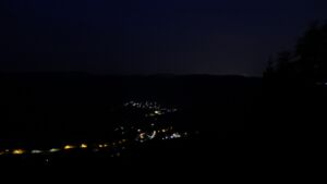 Dieses Bild zeigt eine Webcam-Aufnahme vom Achertal, aufgenommen am Mittwoch, den 15.07.2026 um 04:10 Uhr. Die Temperatur betrug 21.9°C.