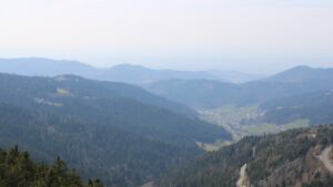 Dieses Bild zeigt eine Webcam-Aufnahme vom Achertal, aufgenommen am Dienstag, den 24.03.2026 um 14:10 Uhr. Die Temperatur betrug 9.1°C.