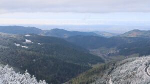 Dieses Bild zeigt eine Webcam-Aufnahme vom Achertal, aufgenommen am Donnerstag, den 27.11.2025 um 11:40 Uhr. Die Temperatur betrug 0.1°C.