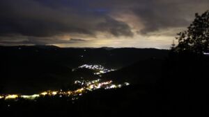 Dieses Bild zeigt eine Webcam-Aufnahme vom Achertal, aufgenommen am Donnerstag, den 14.05.2026 um 22:40 Uhr. Die Temperatur betrug 4.5°C.