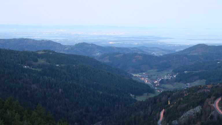 Dieses Bild zeigt eine Webcam-Aufnahme vom Achertal, aufgenommen am Mittwoch, den 12.11.2025 um 07:00 Uhr. Die Temperatur betrug 11°C.