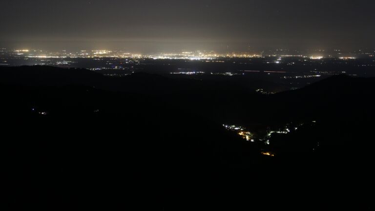 Dieses Bild zeigt eine Webcam-Aufnahme vom Achertal, aufgenommen am Samstag, den 31.05.2025 um 02:50 Uhr. Die Temperatur betrug 18.8°C.