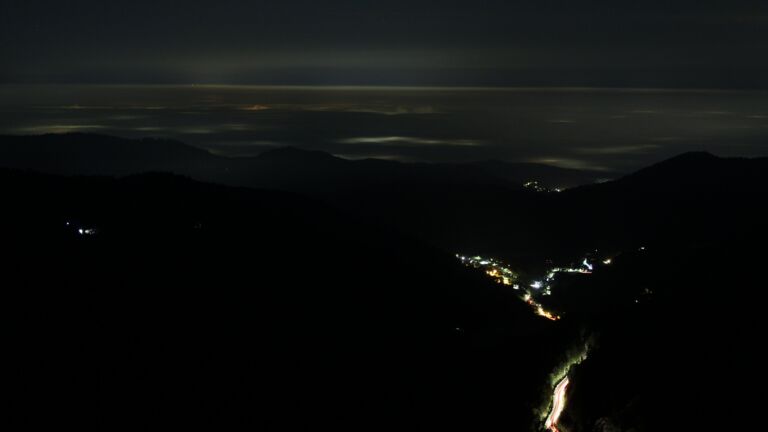 Dieses Bild zeigt eine Webcam-Aufnahme vom Achertal, aufgenommen am Montag, den 29.09.2025 um 05:30 Uhr. Die Temperatur betrug 9.5°C.