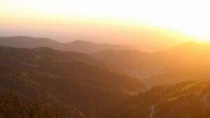 Dieses Bild zeigt eine Webcam-Aufnahme vom Achertal, aufgenommen am Donnerstag, den 30.04.2026 um 20:30 Uhr. Die Temperatur betrug 8.8°C.