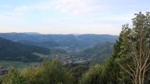 Dieses Bild zeigt eine Webcam-Aufnahme vom Achertal, aufgenommen am Montag, den 28.09.2026 um 08:30 Uhr. Die Temperatur betrug 20.2°C.