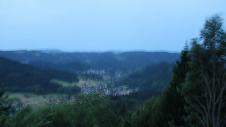 Dieses Bild zeigt eine Webcam-Aufnahme vom Achertal, aufgenommen am Samstag, den 30.05.2026 um 05:10 Uhr. Die Temperatur betrug 17.5°C.