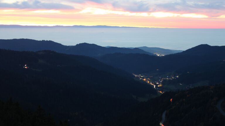 Dieses Bild zeigt eine Webcam-Aufnahme vom Achertal, aufgenommen am Donnerstag, den 06.11.2025 um 17:40 Uhr. Die Temperatur betrug 8.8°C.