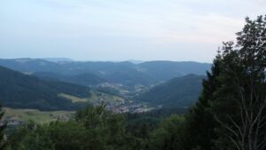 Dieses Bild zeigt eine Webcam-Aufnahme vom Achertal, aufgenommen am Dienstag, den 14.07.2026 um 21:40 Uhr. Die Temperatur betrug 24.6°C.