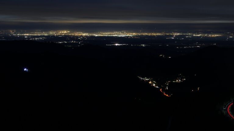 Dieses Bild zeigt eine Webcam-Aufnahme vom Achertal, aufgenommen am Samstag, den 06.12.2025 um 07:00 Uhr. Die Temperatur betrug 1.5°C.